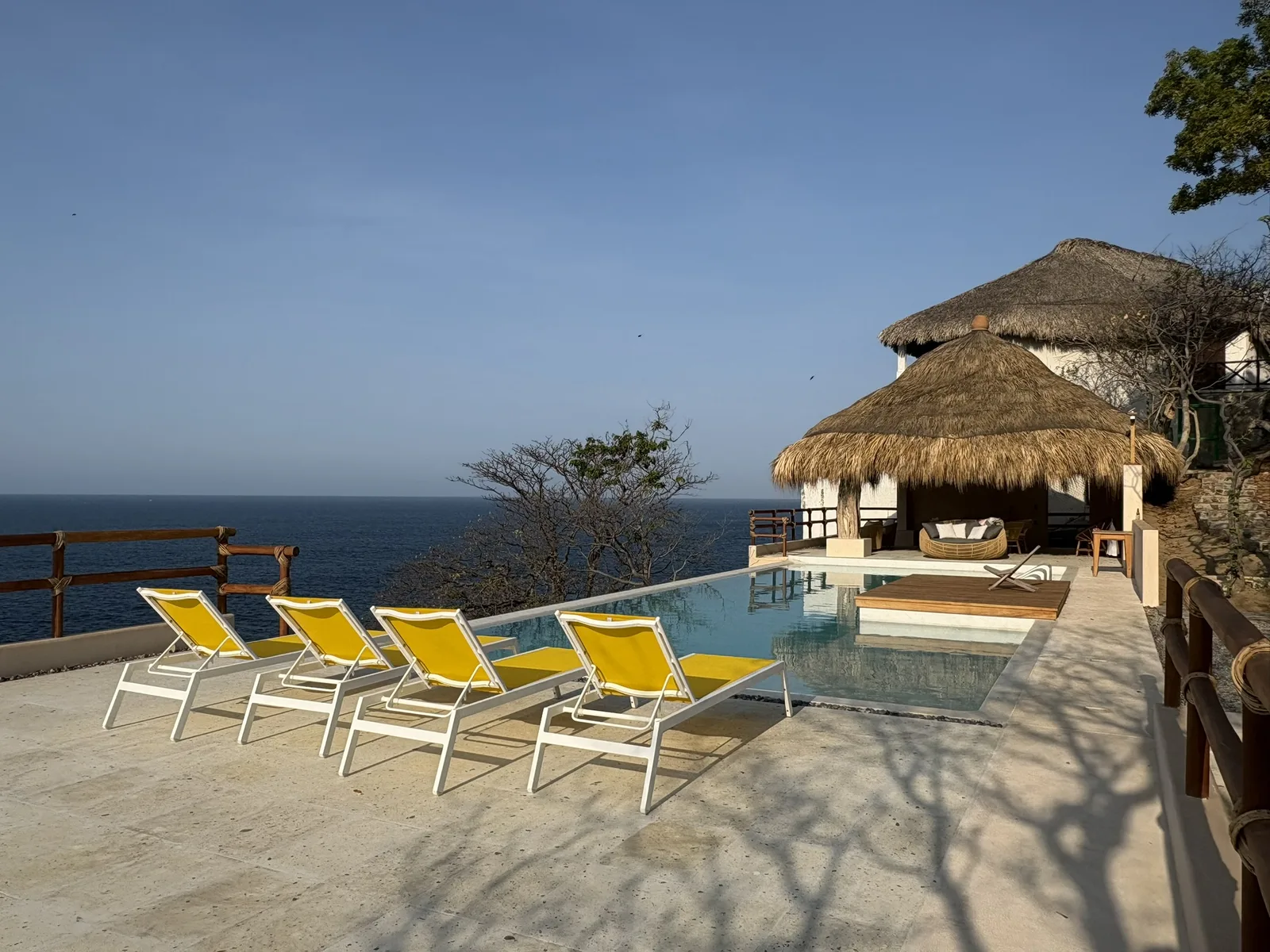 Villa privada con alberca infinita frente al mar en la costa oaxaqueña, cerca de Mazunte y San Agustinillo